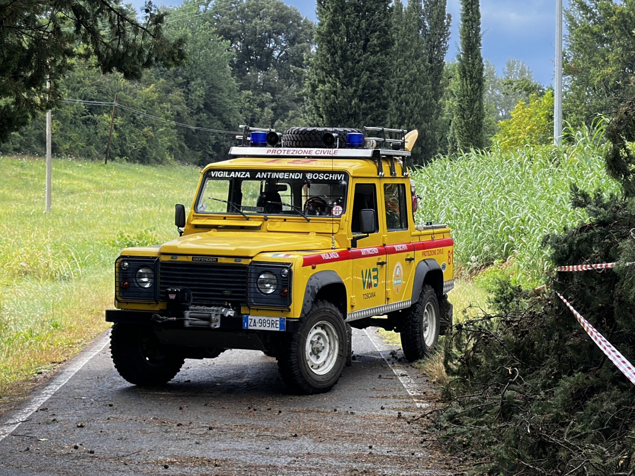 Land Rover Defender 110 Crew Cab